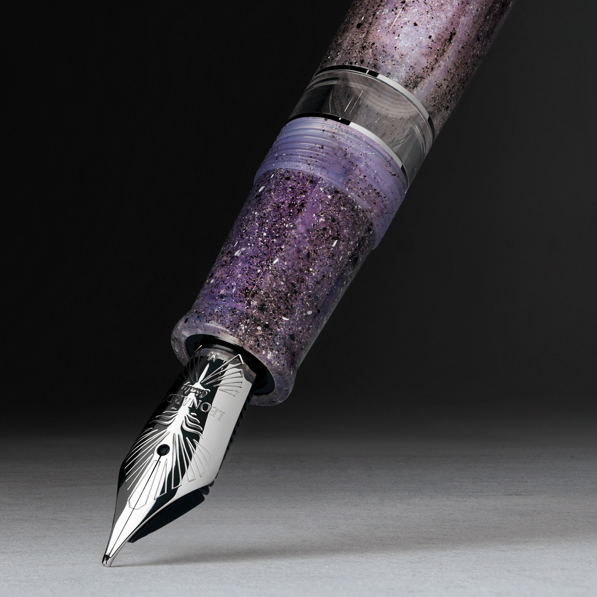 Leonardo Officina Italiana - Momento Magico - Amethyst ST 2025 - Fountain pen - 14kt. Gold nib